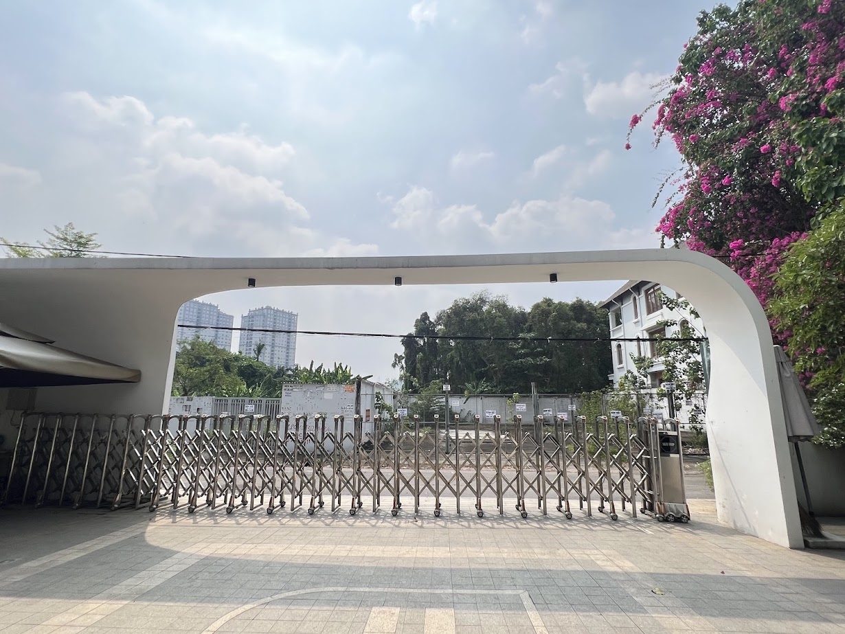 cửa cổng xếp