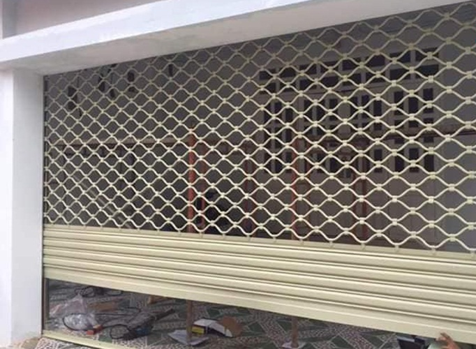 cửa cuốn mắt võng