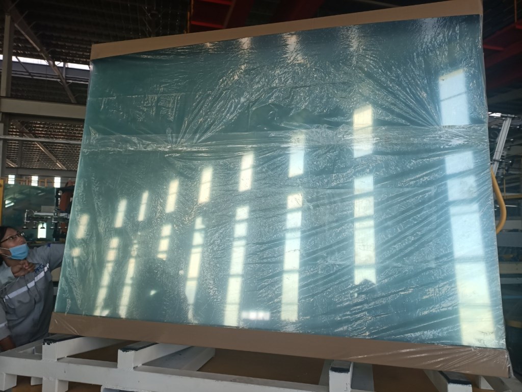 kính siêu trong sơn ốp bếp