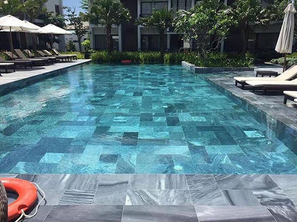 đá sọc dưa ốp hồ bơi