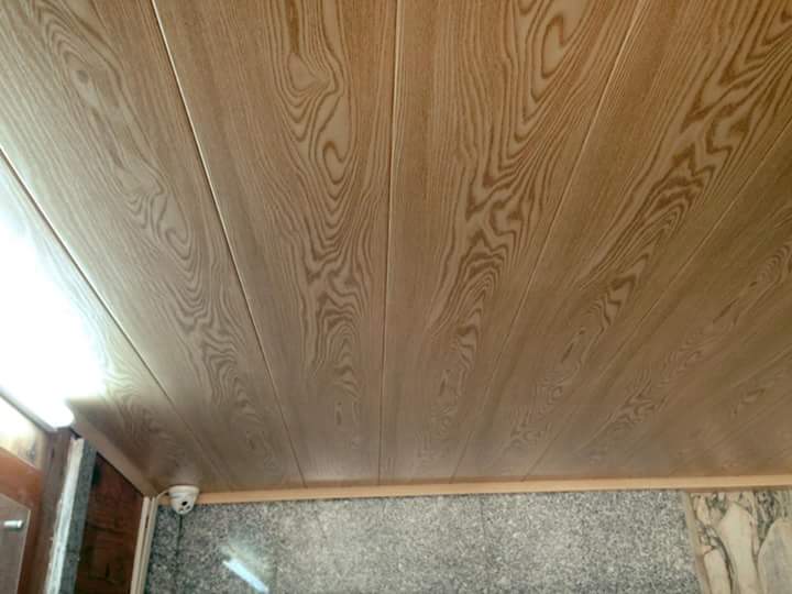 cách ốp trần nhựa giả gỗ