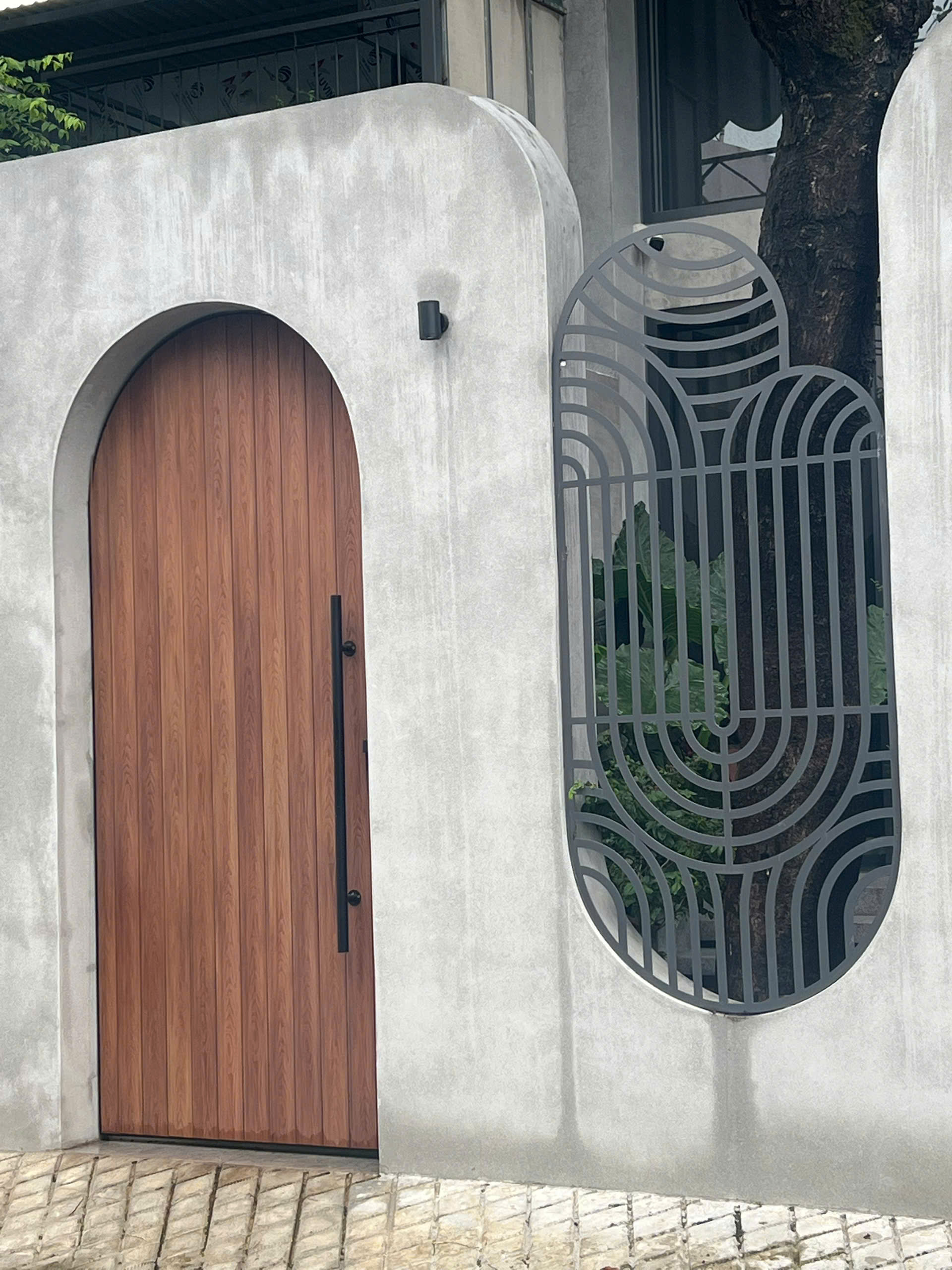 Cửa cổng sắt ốp gỗ