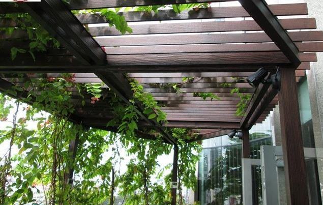 Giàn hoa Pergola bằng gỗ nhựa