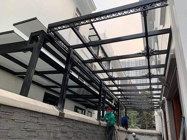 Mái che kính khung sắt