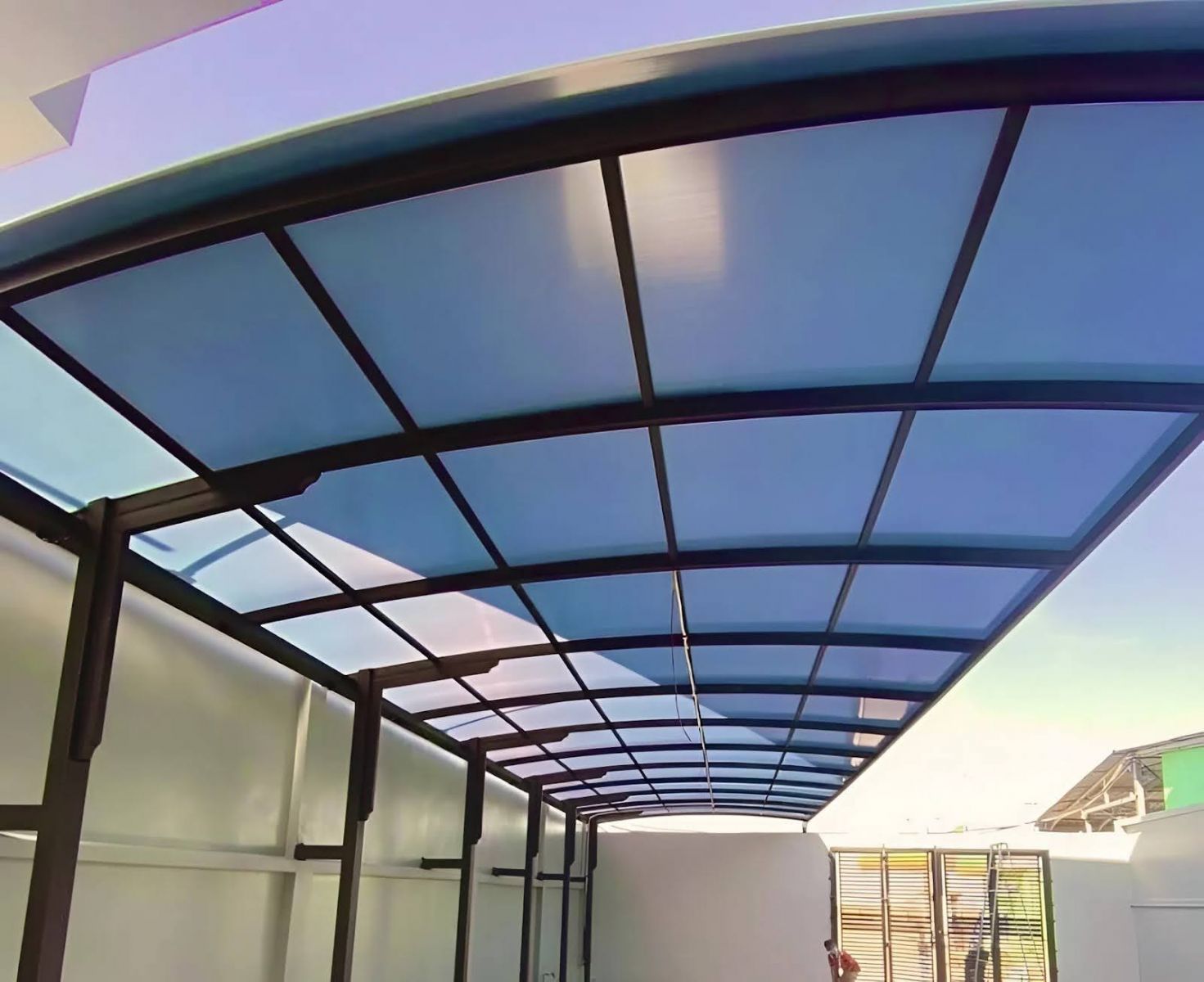 mái hiên kính cường lực đẹp