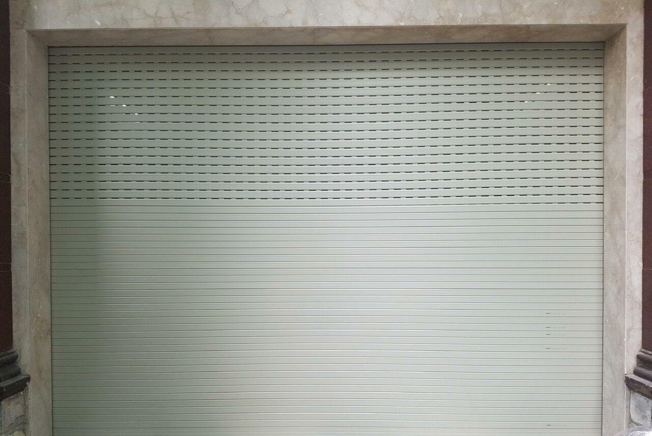 cửa cuốn 2 lớp