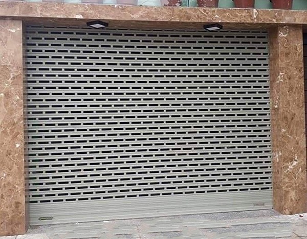 cửa cuốn điều khiển từ xa