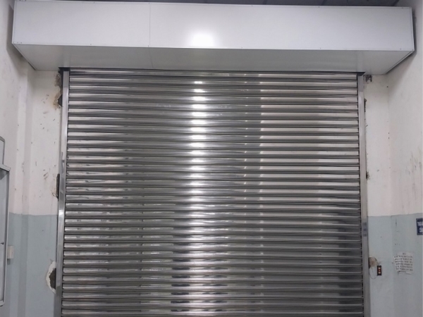 cửa cuốn inox