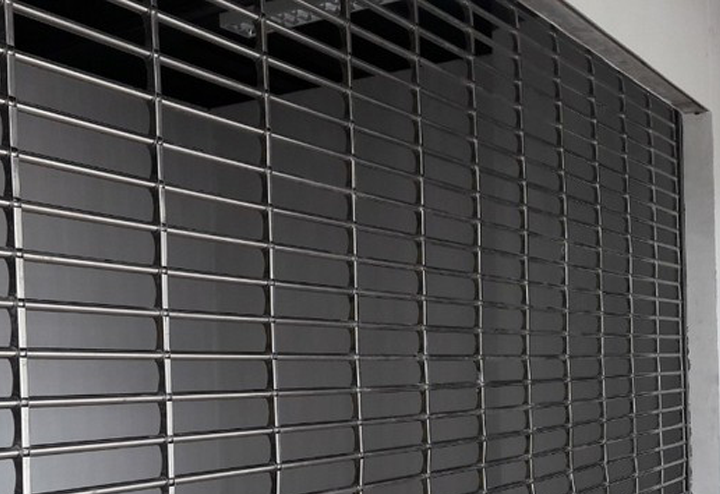 cửa cuốn inox lưới