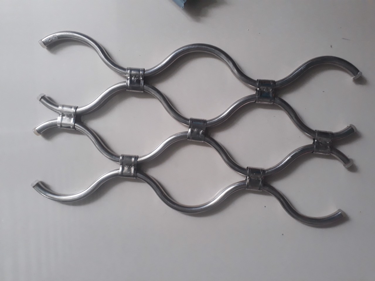 cửa cuốn mắt cáo