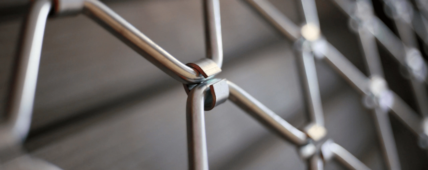 cửa cuốn mắt cáo