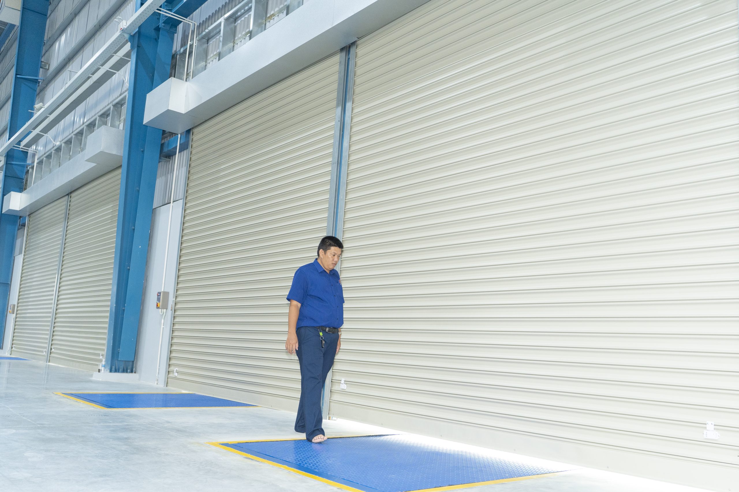 Cửa cổng nhà xưởng