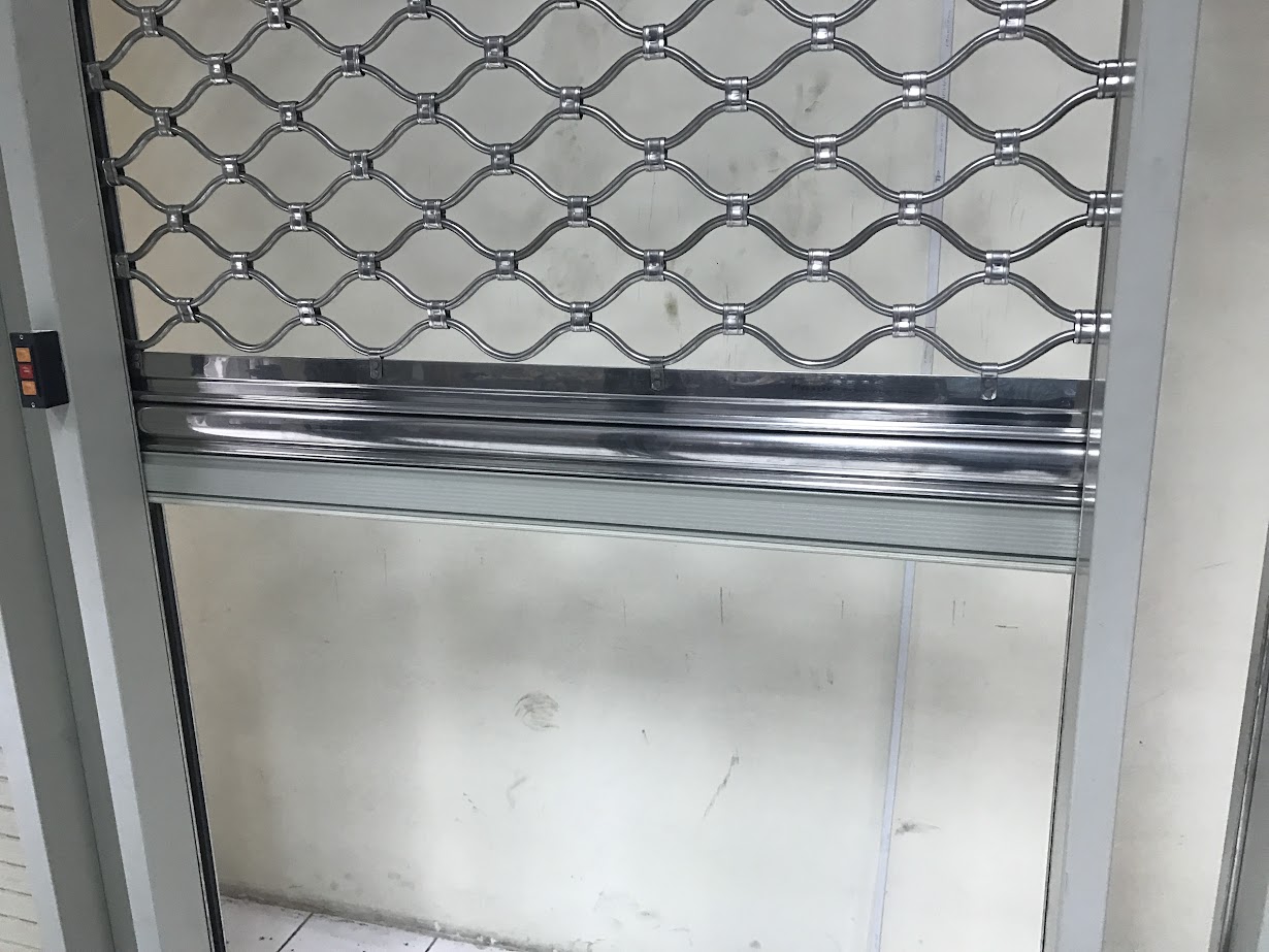 cửa cuốn thép mắc võng