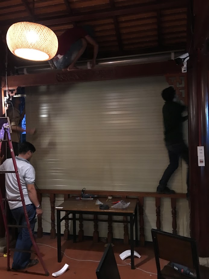 làm cửa cuốn gần đây
