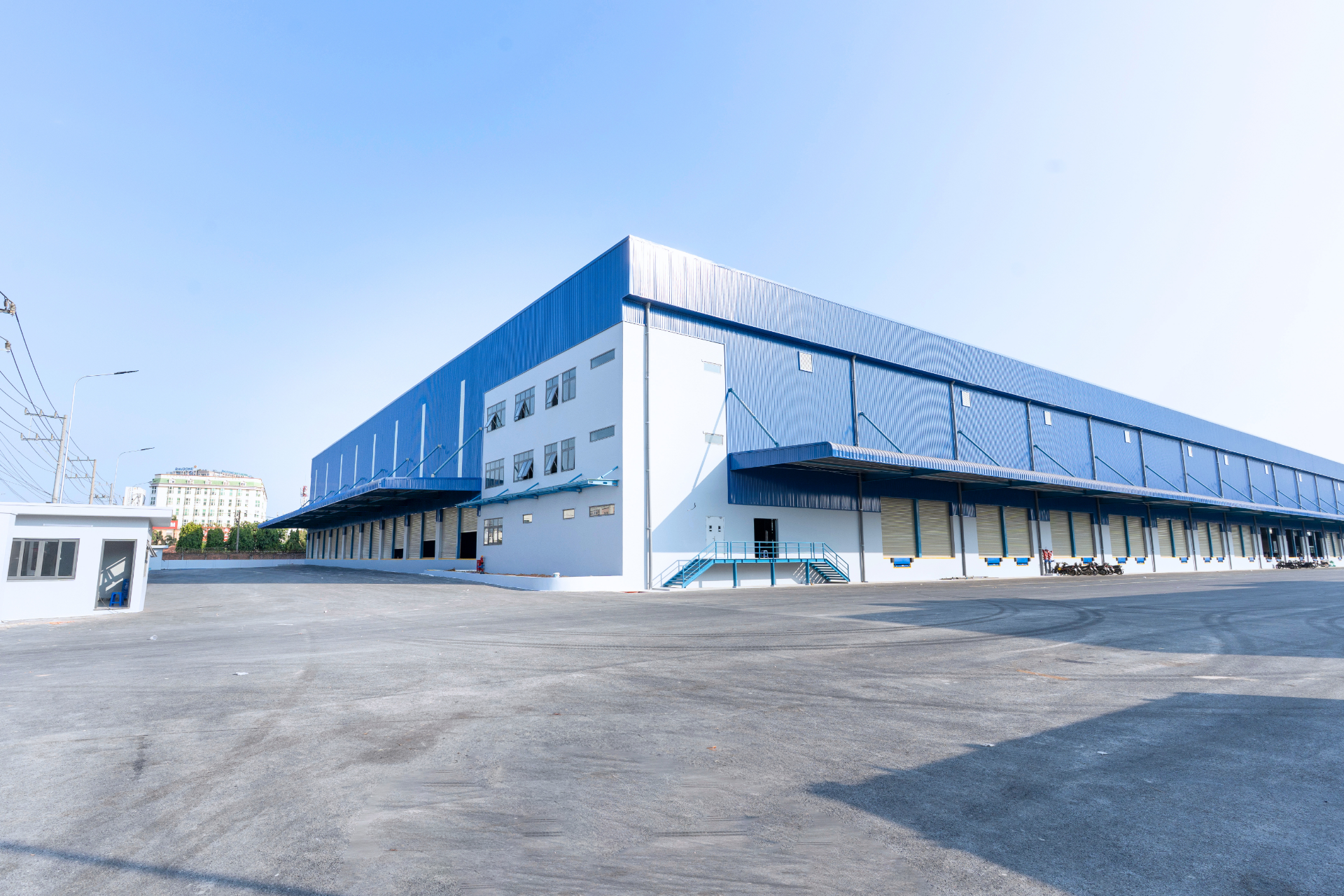 Start Windows thi công 1.500m² cửa cuốn công nghiệp tại tổ hợp nhà xưởng 25.000m² Khu công nghiệp Sóng Thần