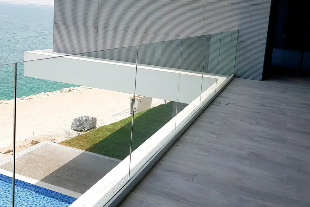 lan can kính cường lực âm sàn