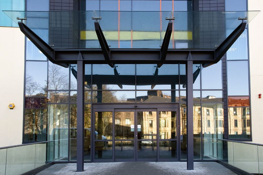 mái canopy kính cường lực