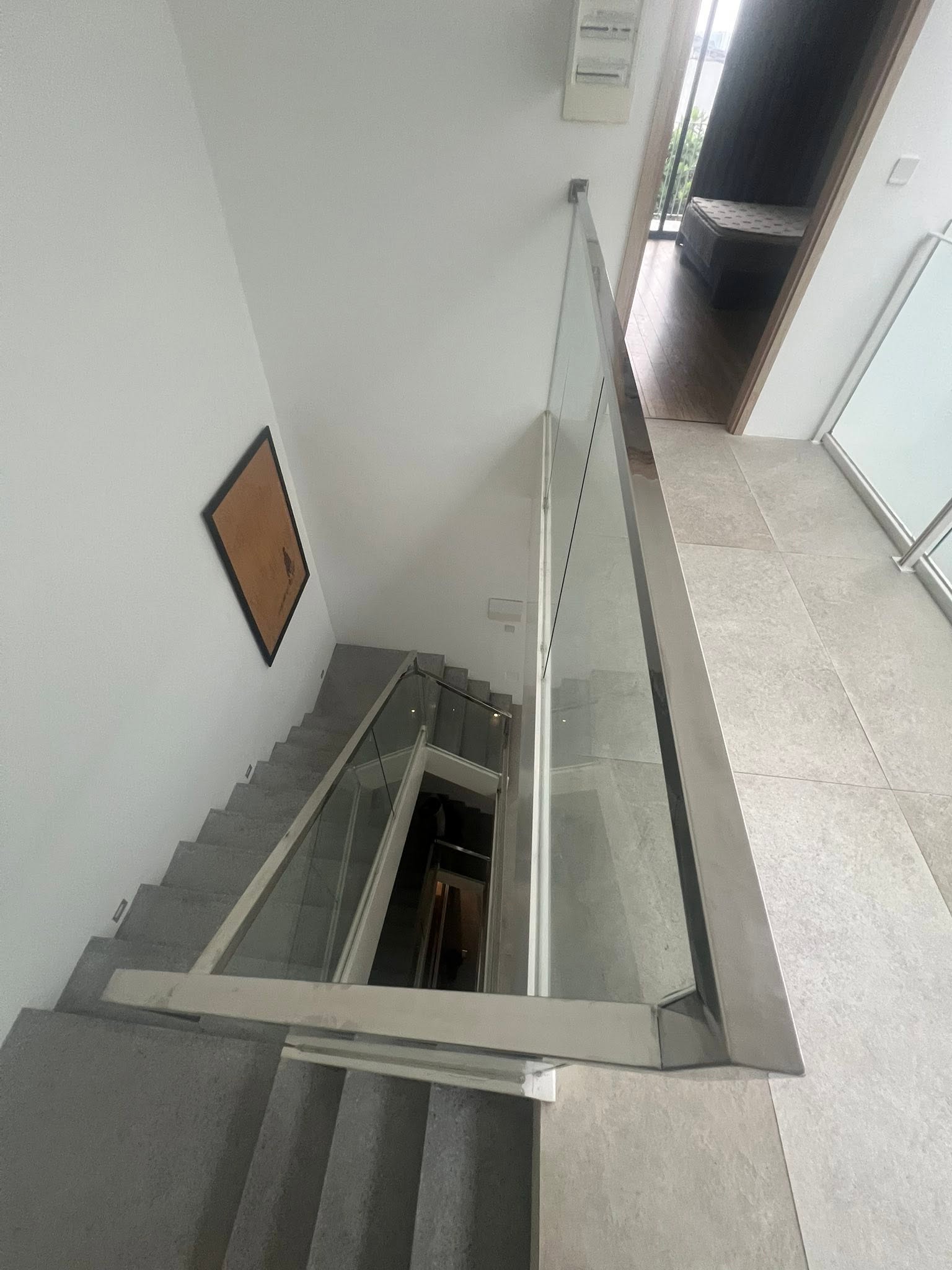 bảo trì thay kính bể lan can