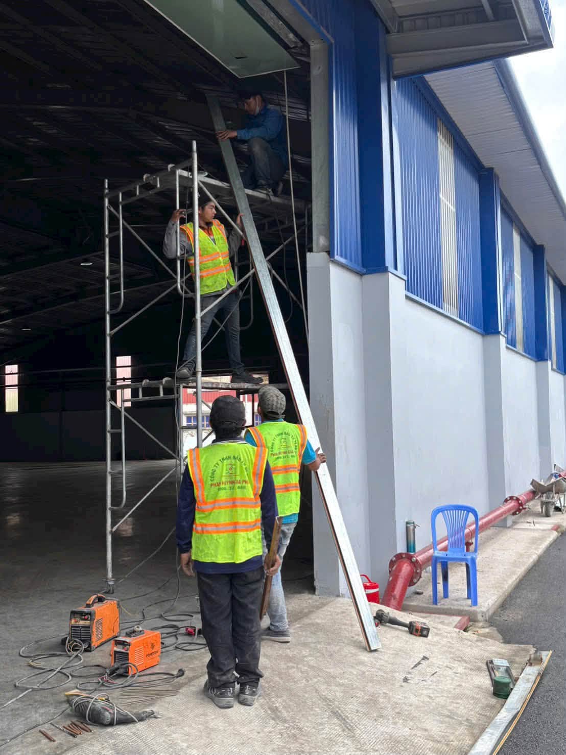 Cấu tạo cửa cuốn kéo tay