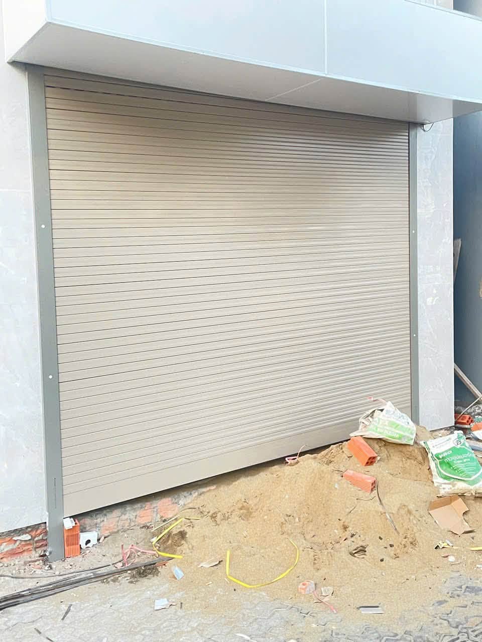 Cửa cuốn gần đây