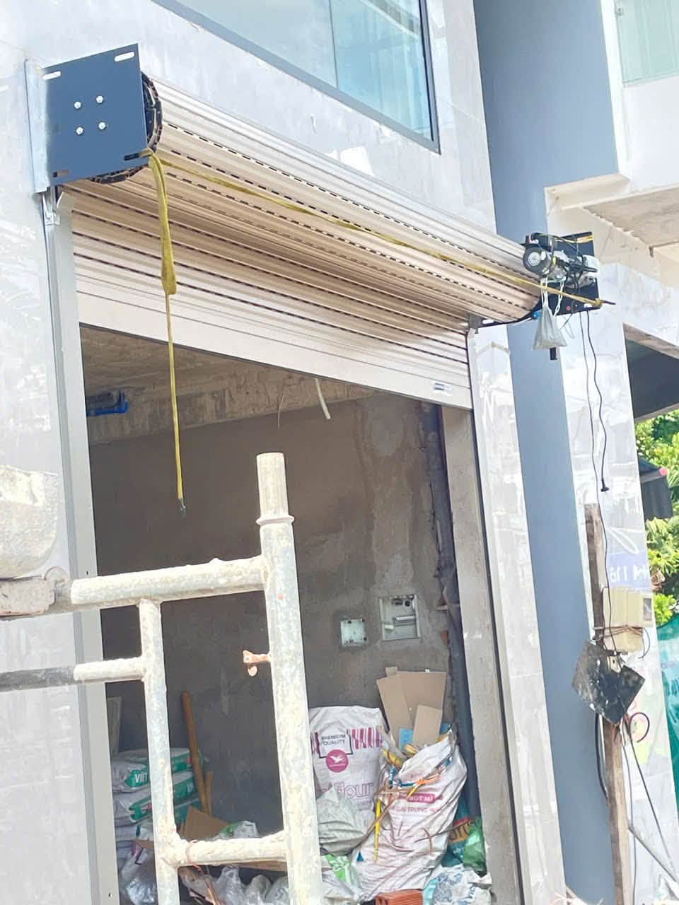 Cửa cuốn gần đây