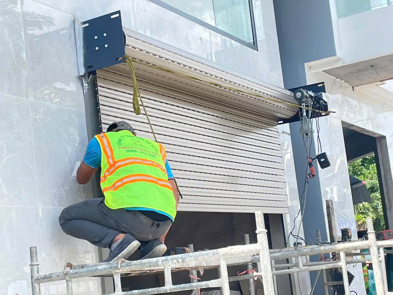 Cửa cuốn giá rẻ