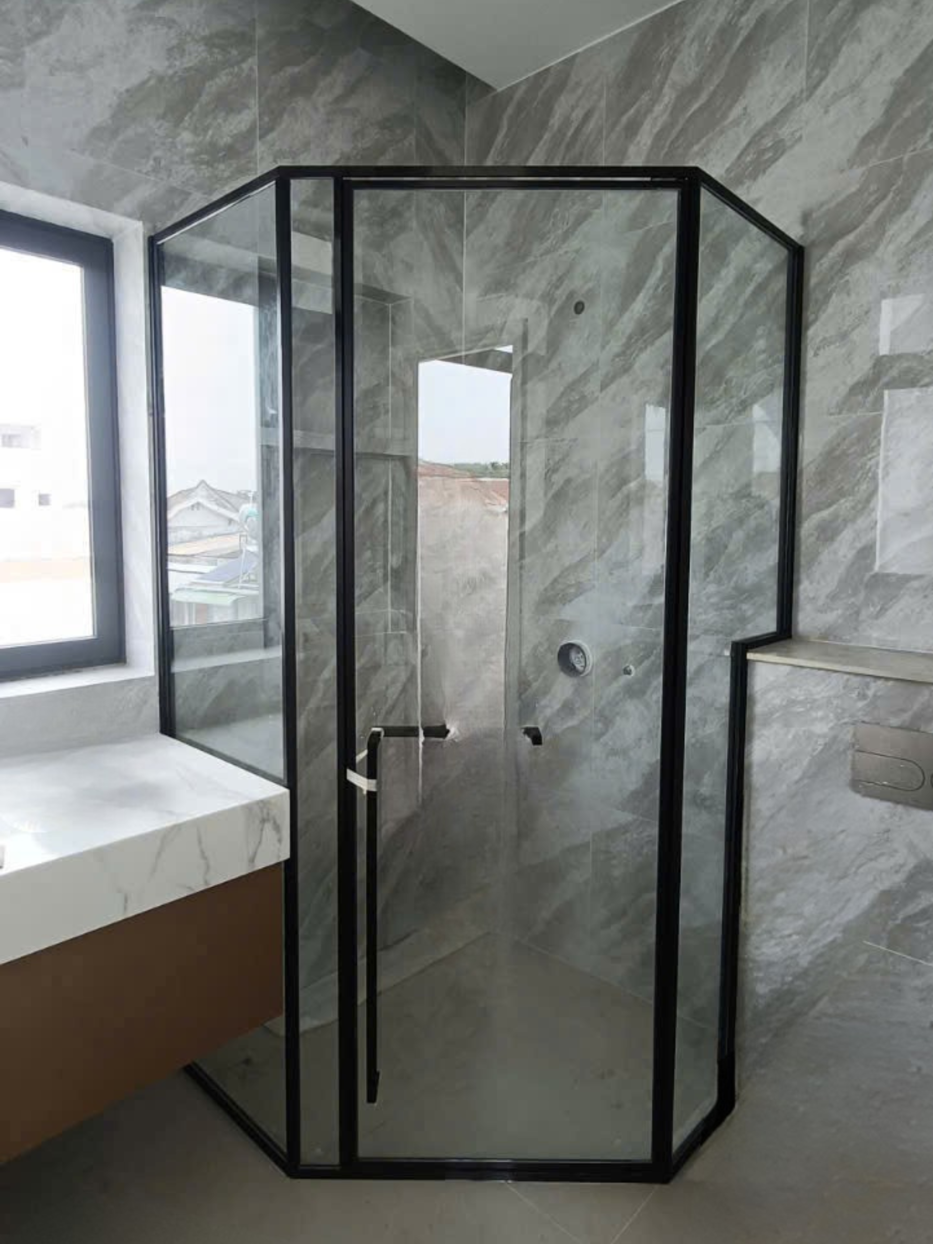 giá cabin phòng tắm kính nhôm mạ anode