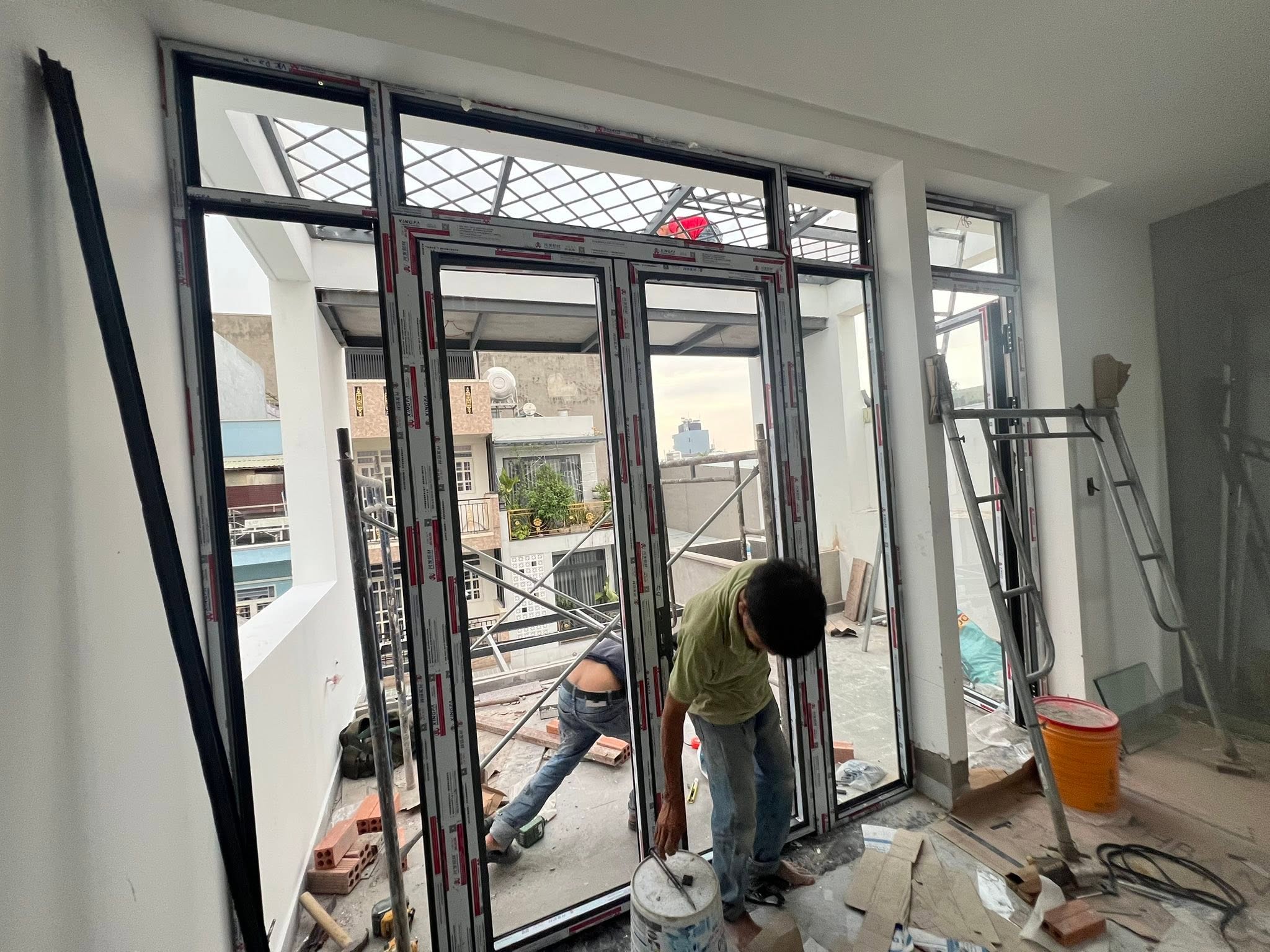 giá cửa nhôm cao cấp nhất hiện nay