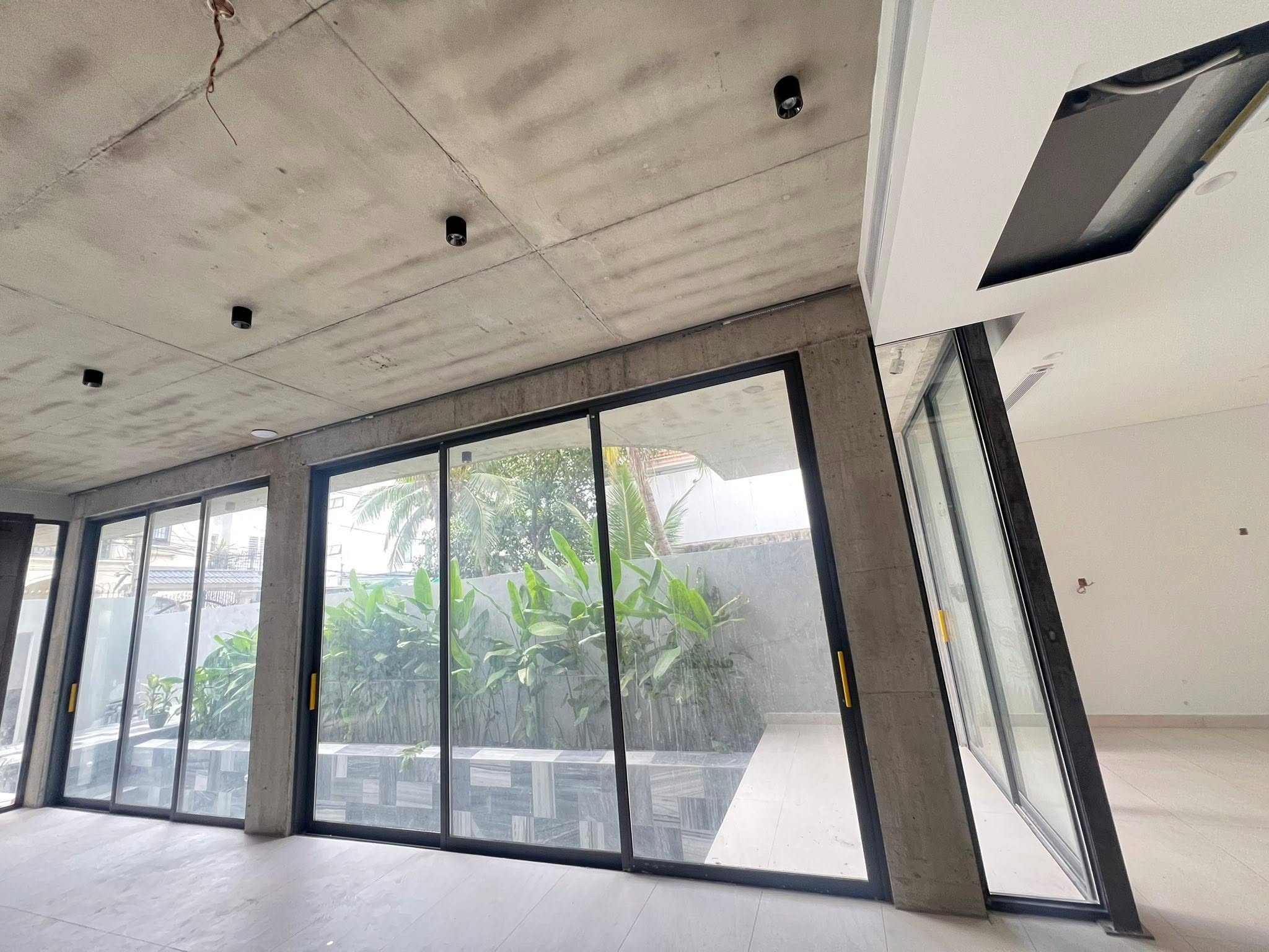 giá cửa nhôm cao cấp nhất hiện nay