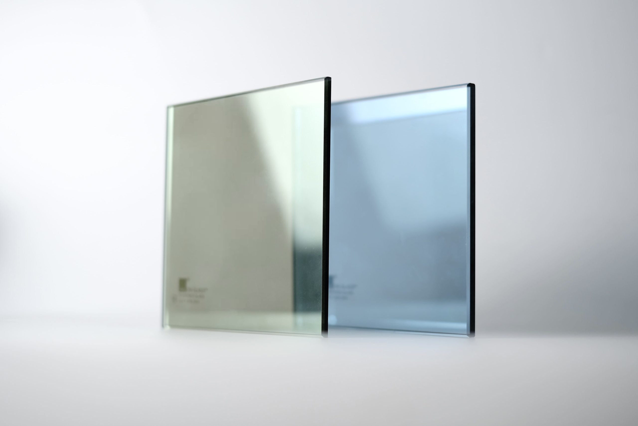 kính solar xanh biển
