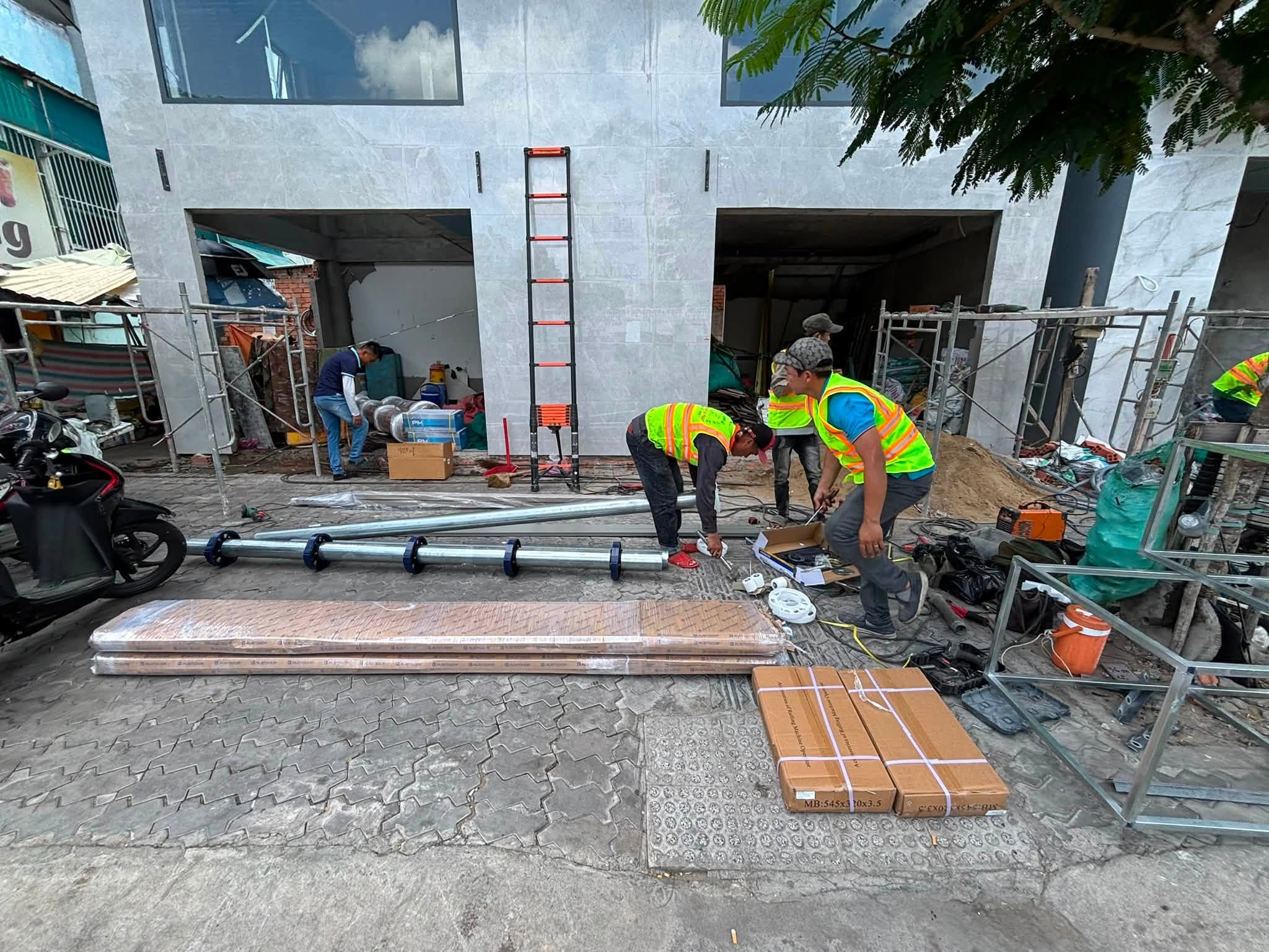 nhà thầu cửa nhôm kính