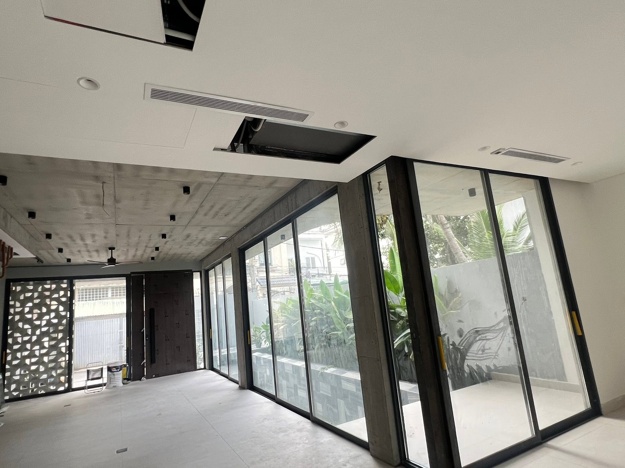 nhà thầu cửa nhôm kính