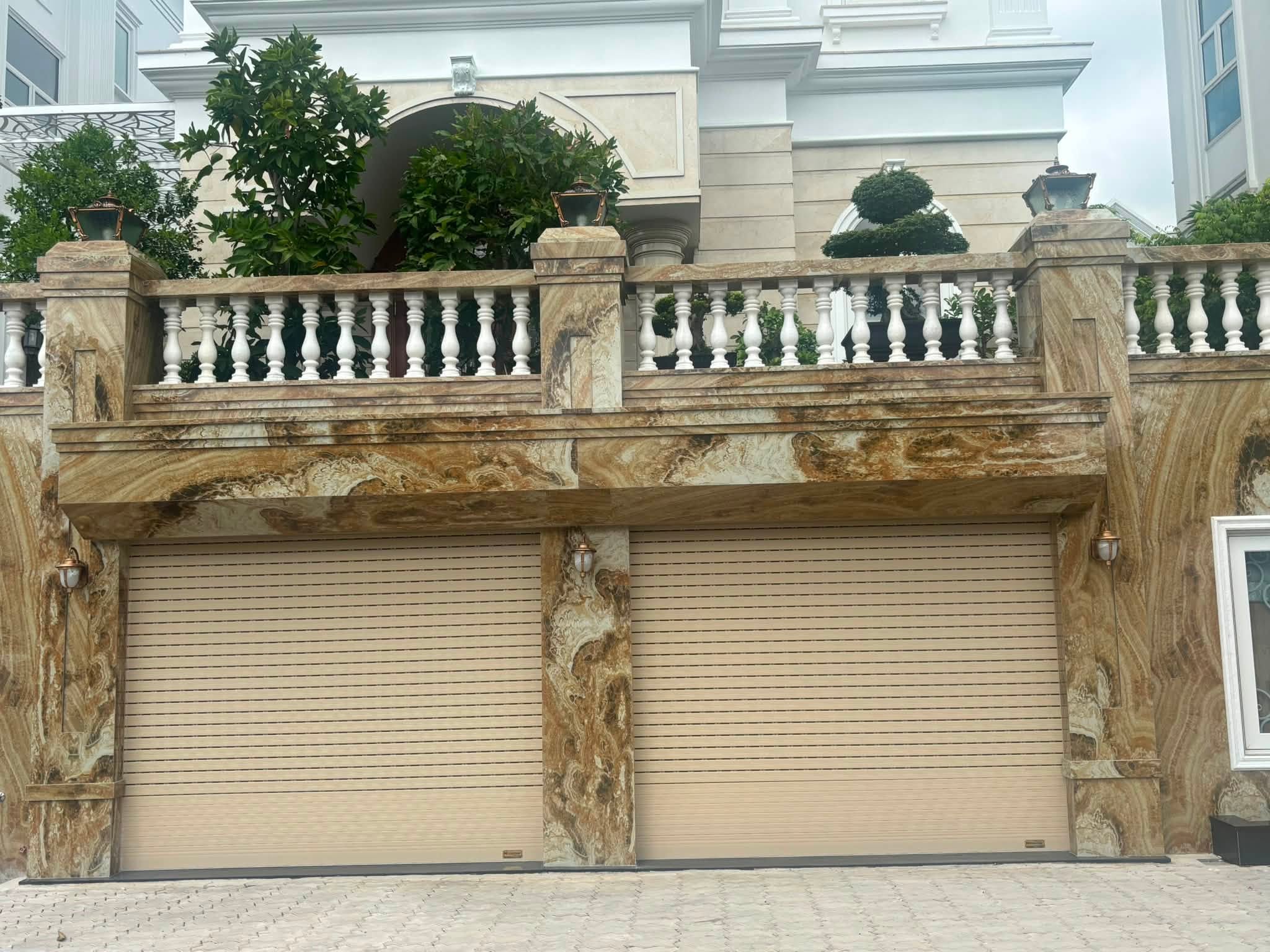 Mẫu cửa cuốn khe thoáng