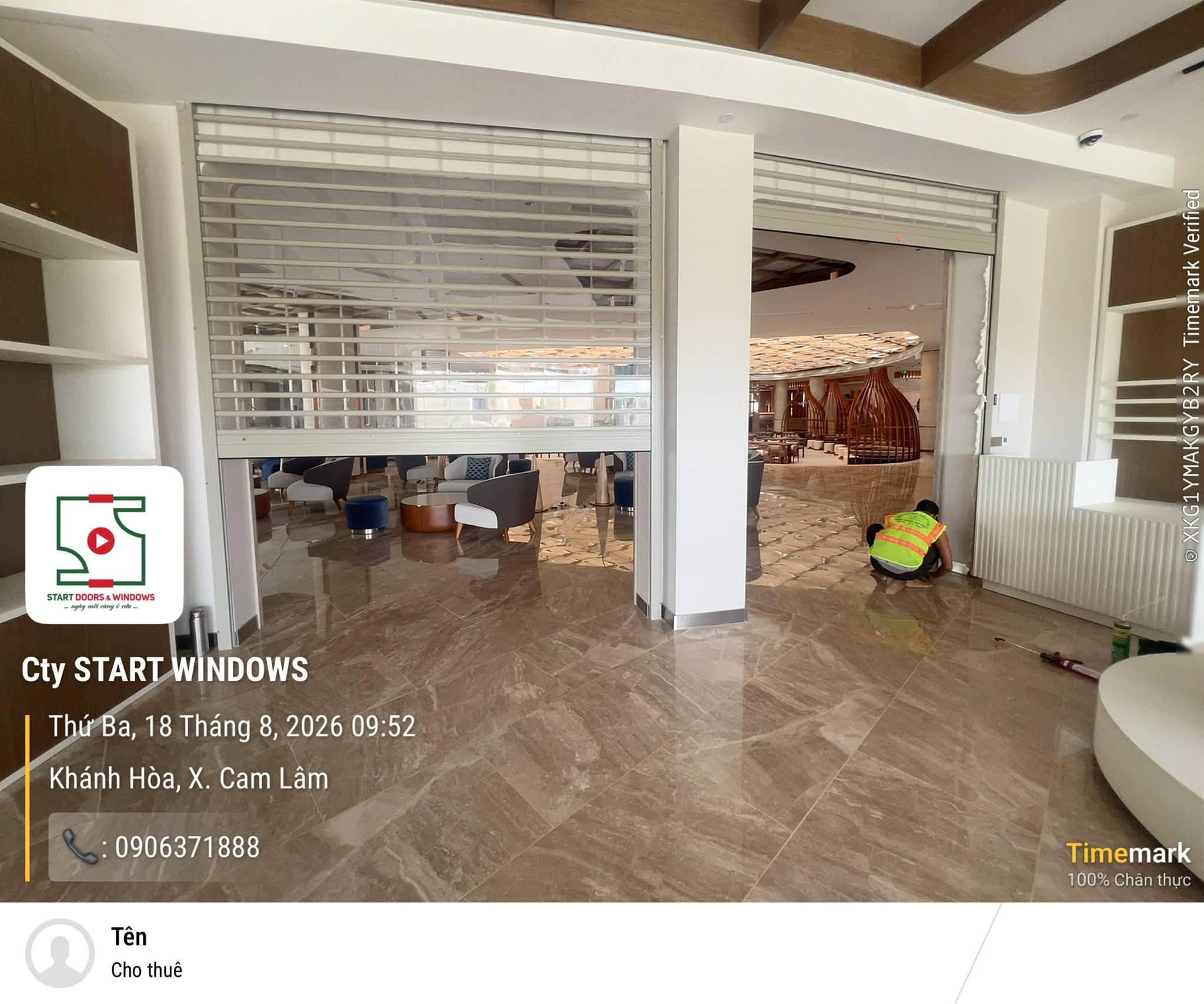 Thi công cửa cuốn trong suốt polycarbonate